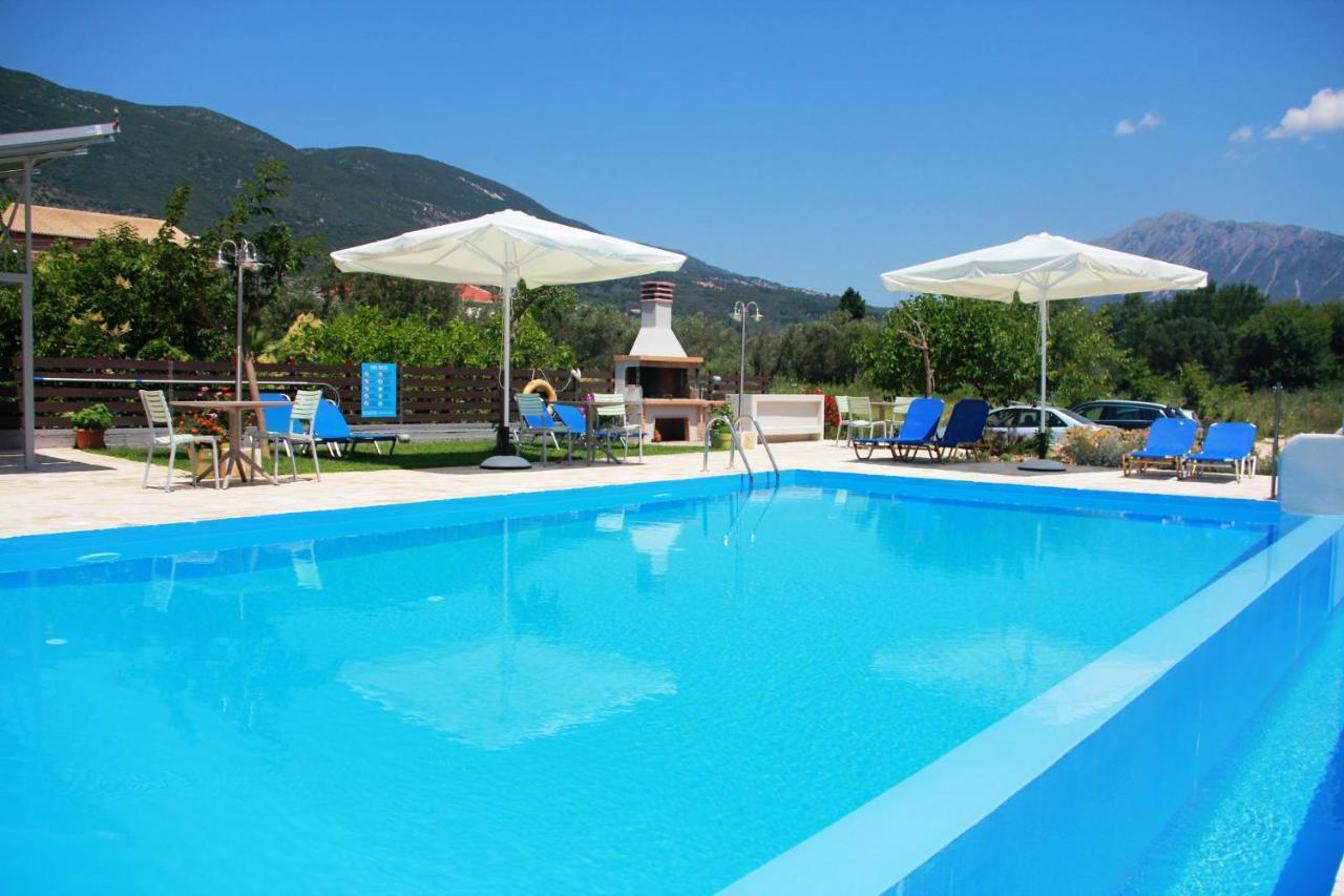 George Studios Vasiliki Buitenkant foto