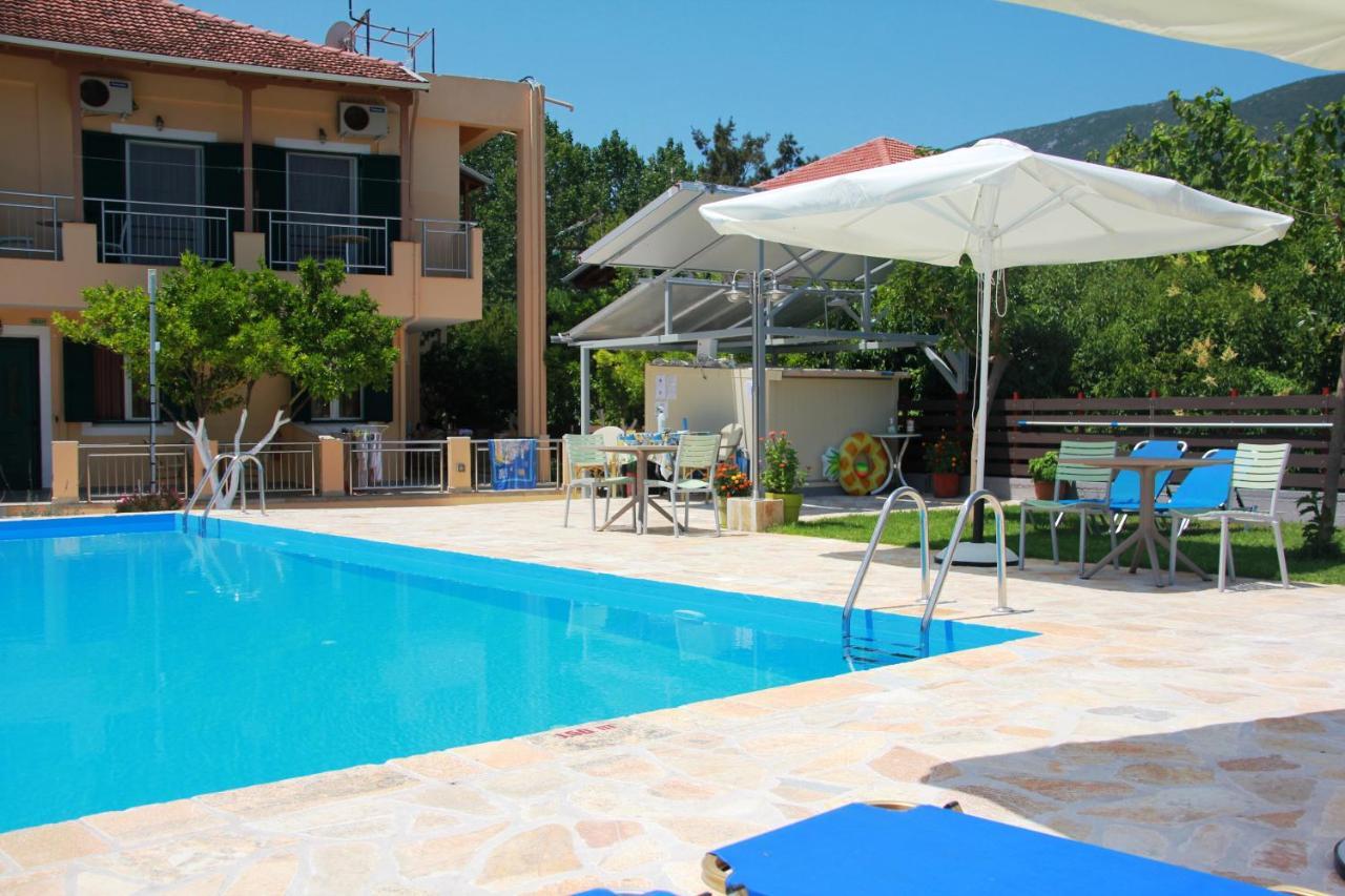 George Studios Vasiliki Buitenkant foto