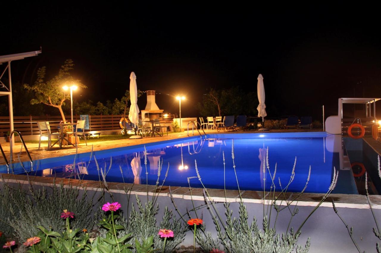George Studios Vasiliki Buitenkant foto