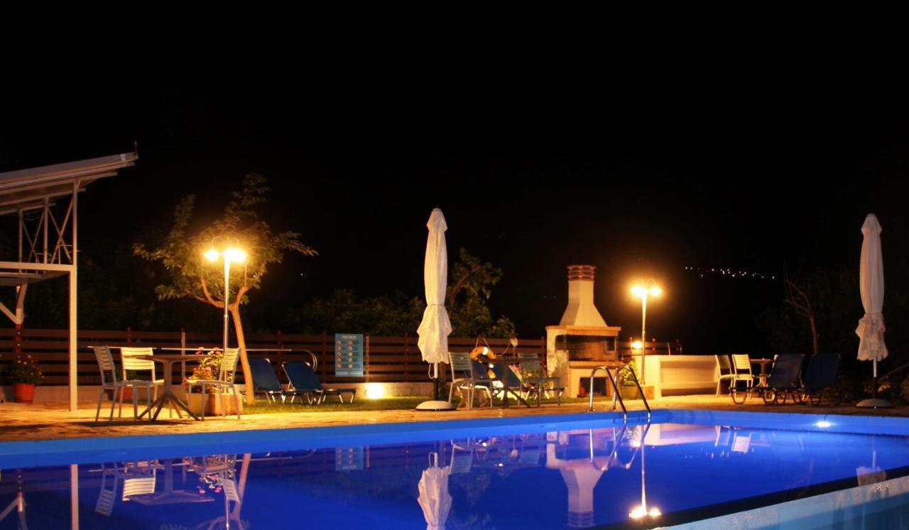 George Studios Vasiliki Buitenkant foto