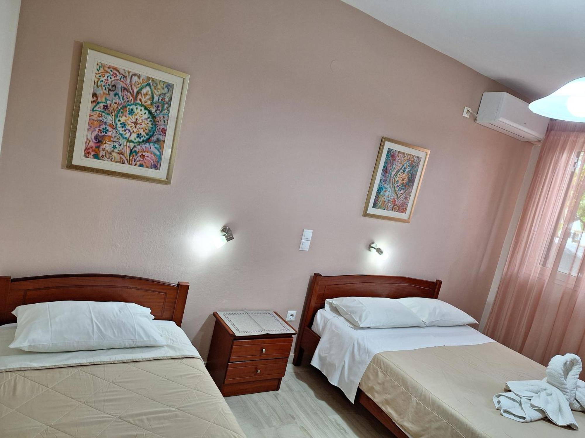 George Studios Vasiliki Kamer foto