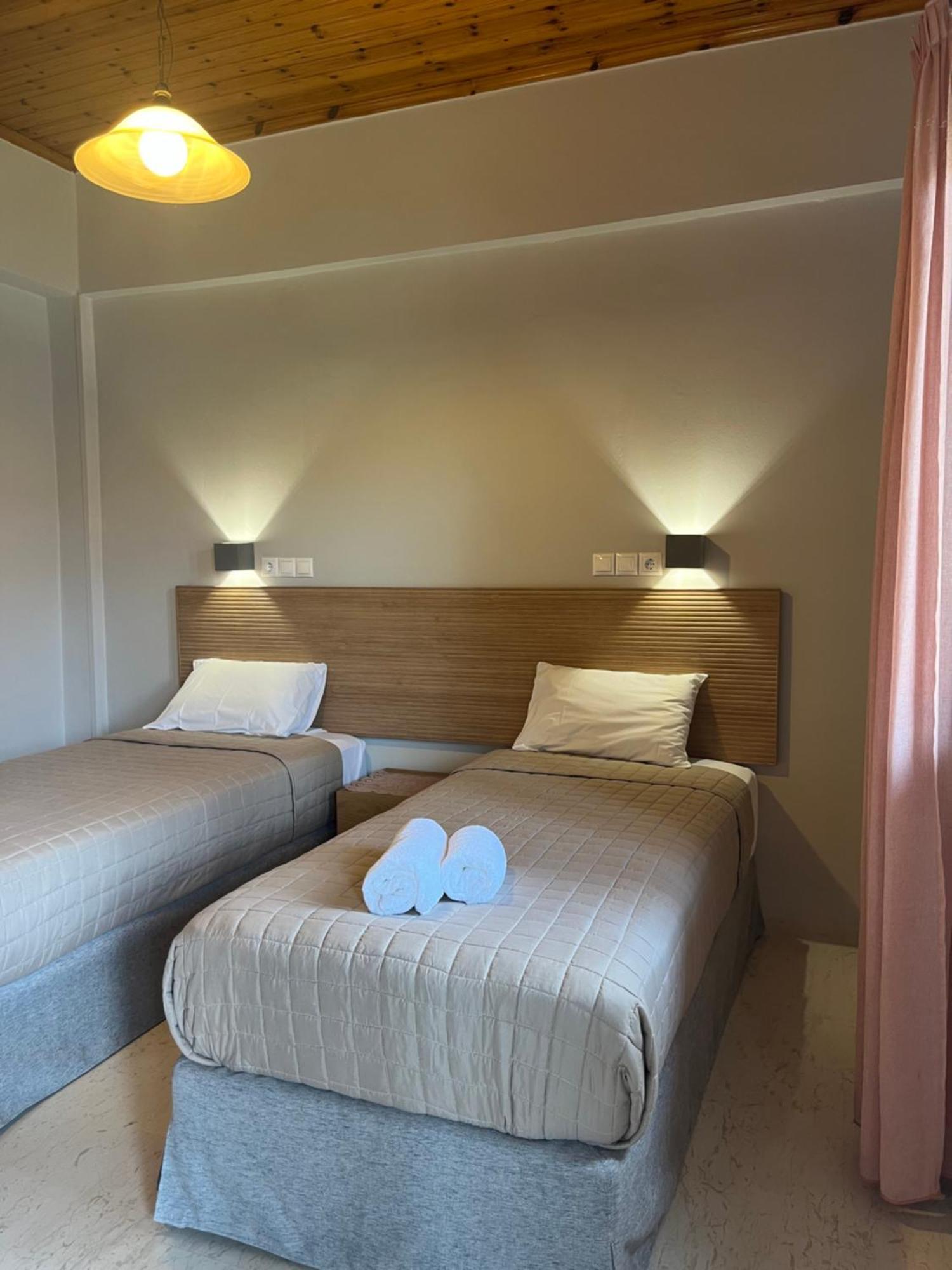 George Studios Vasiliki Kamer foto