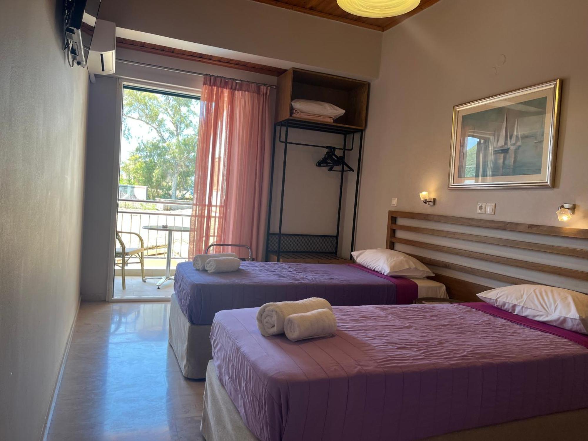 George Studios Vasiliki Buitenkant foto