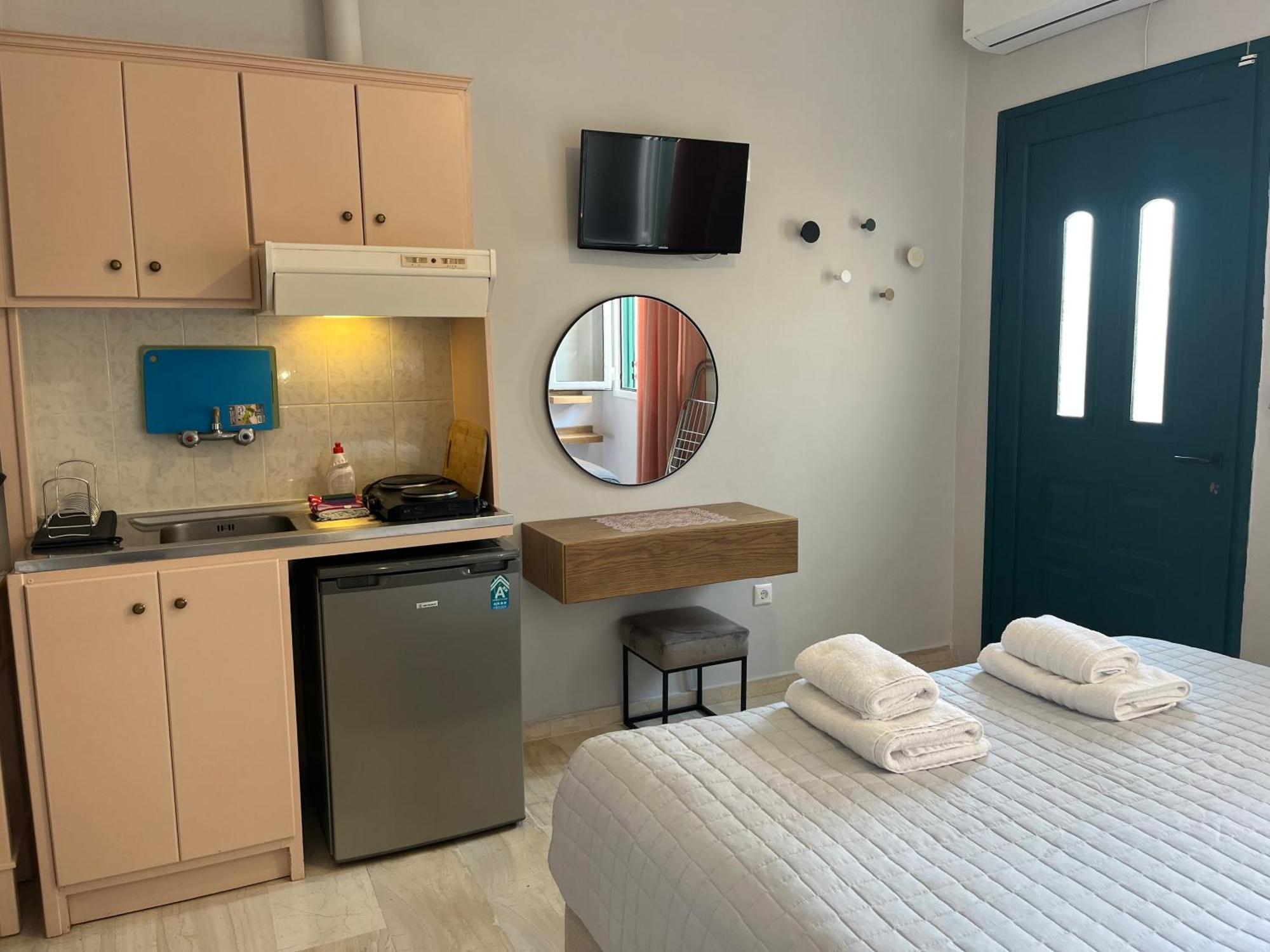 George Studios Vasiliki Kamer foto