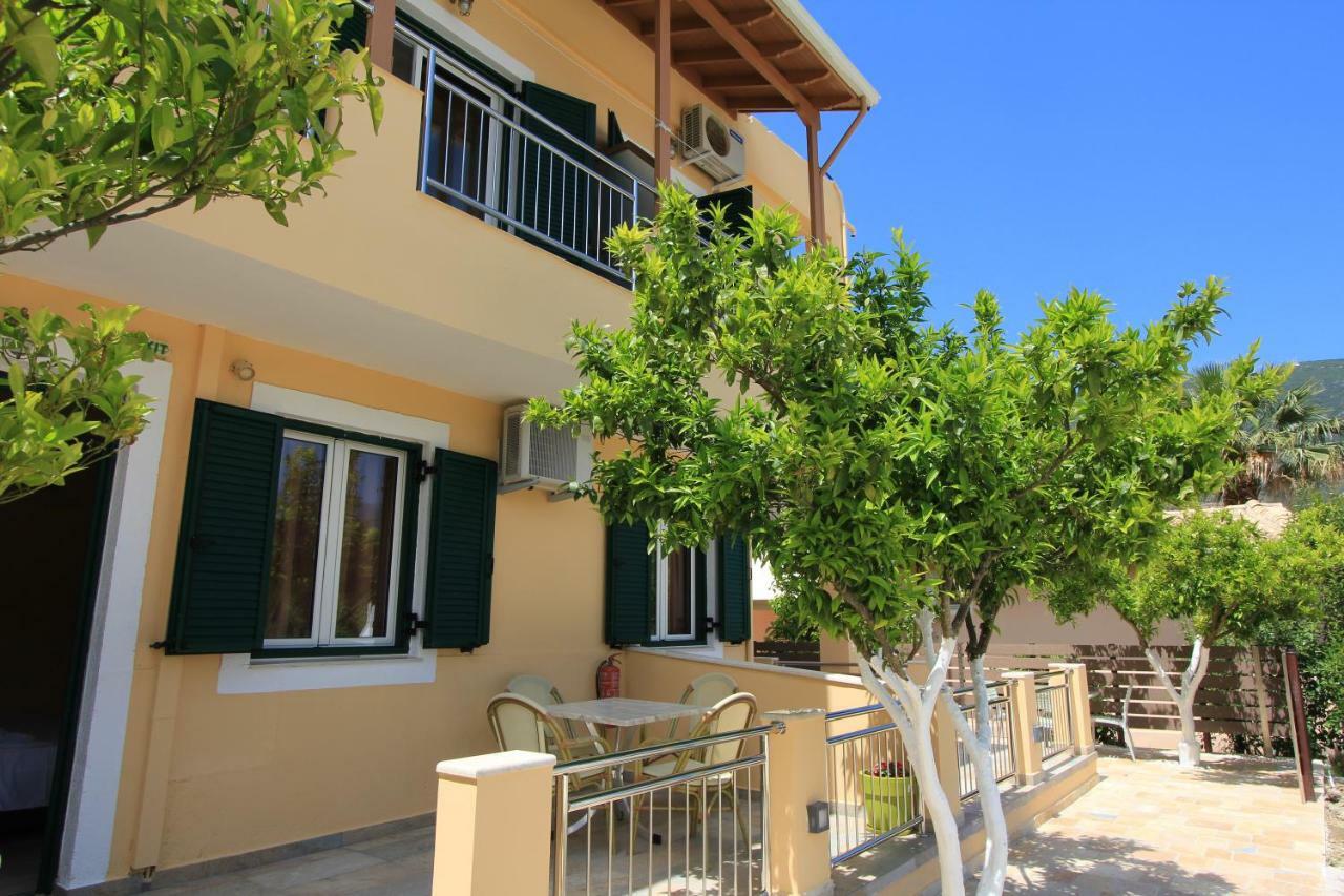George Studios Vasiliki Buitenkant foto