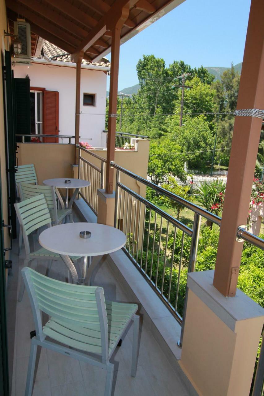 George Studios Vasiliki Buitenkant foto